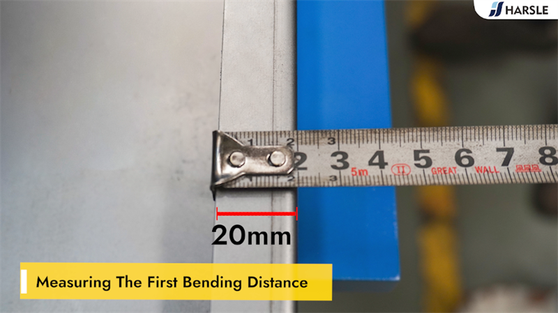 Tutorial de operação da dobradeira CNC