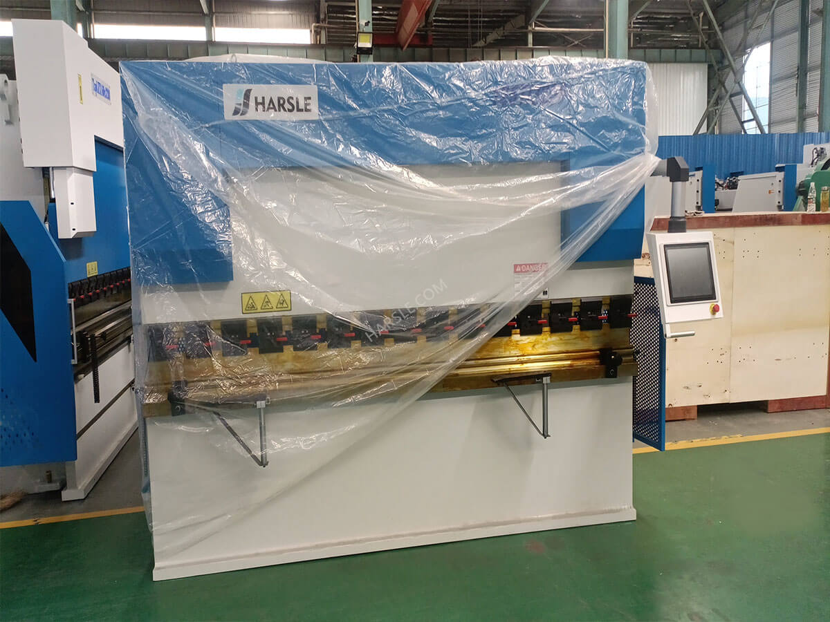 Brasil-WE67K-200T3200 CNC Hydraulic Press Brake (3)